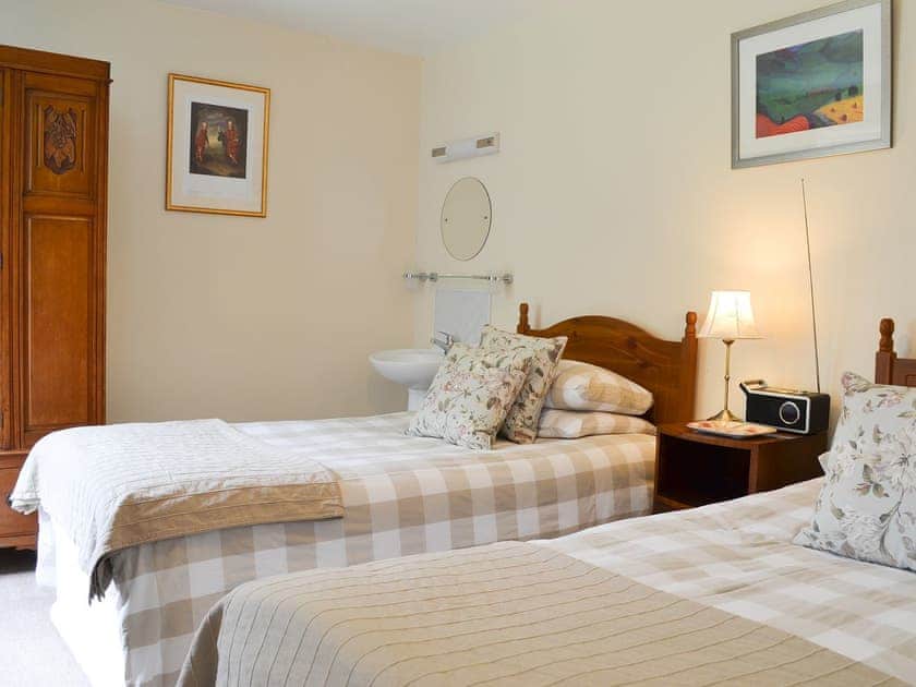 Cosy twin bedded room | Laundry Cottage - Thorpe Hall Cottages, Rudston, near Bridlington