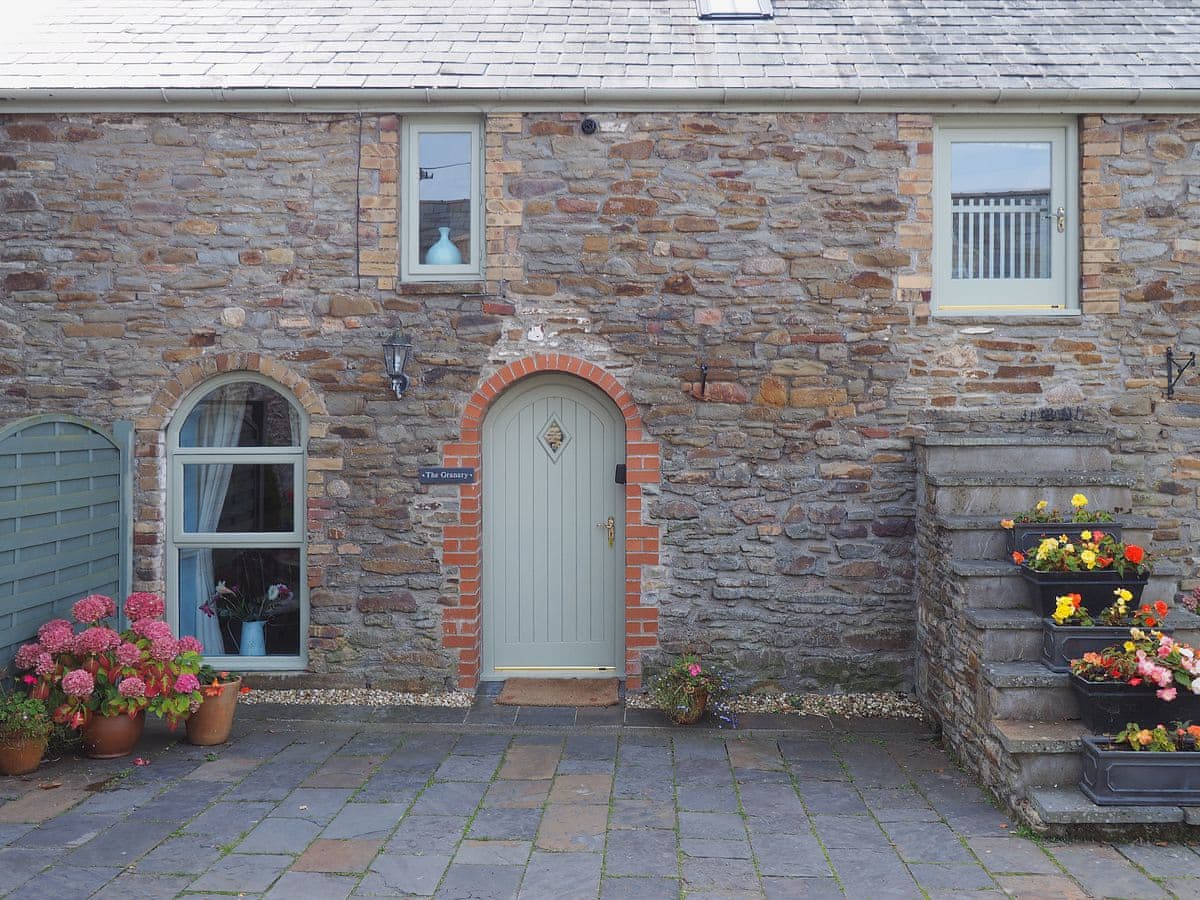Crwys Farm - The Granary