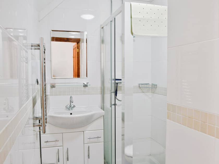 Bathroom | Rose Cottage, Beddingham, nr. Lewes