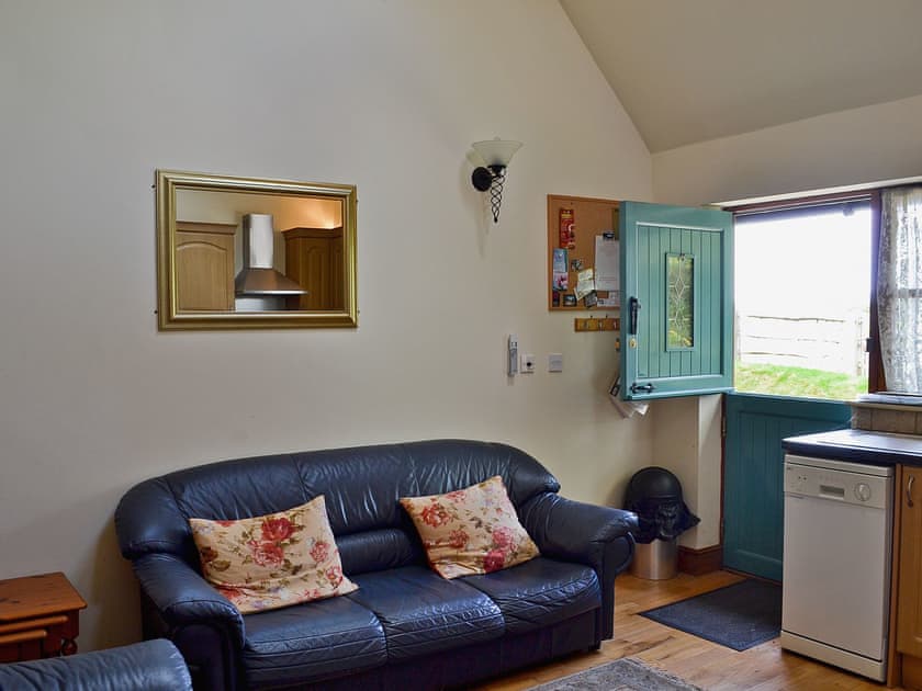 Open plan living/dining room/kitchen | Jasmine Cottage, Beddingham, nr. Lewes