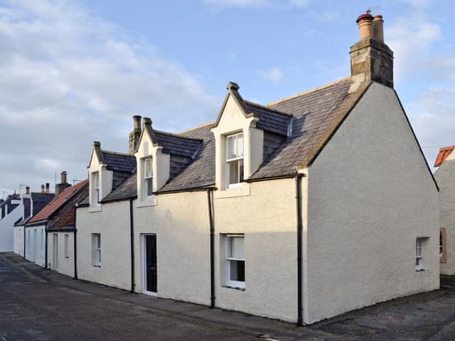 Sandpiper Ref 30455 In Cullen Near Buckie Highlands Cottages Com