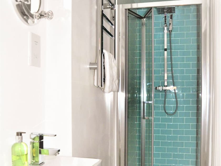 En-suite shower room | Southern Bell, Hayling Island