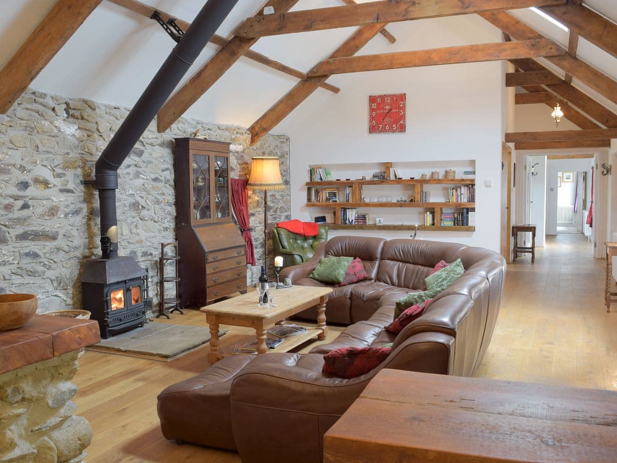Upper Farms Barns - Swallow Lodge - Holiday Lodge in South Wales - Image 3