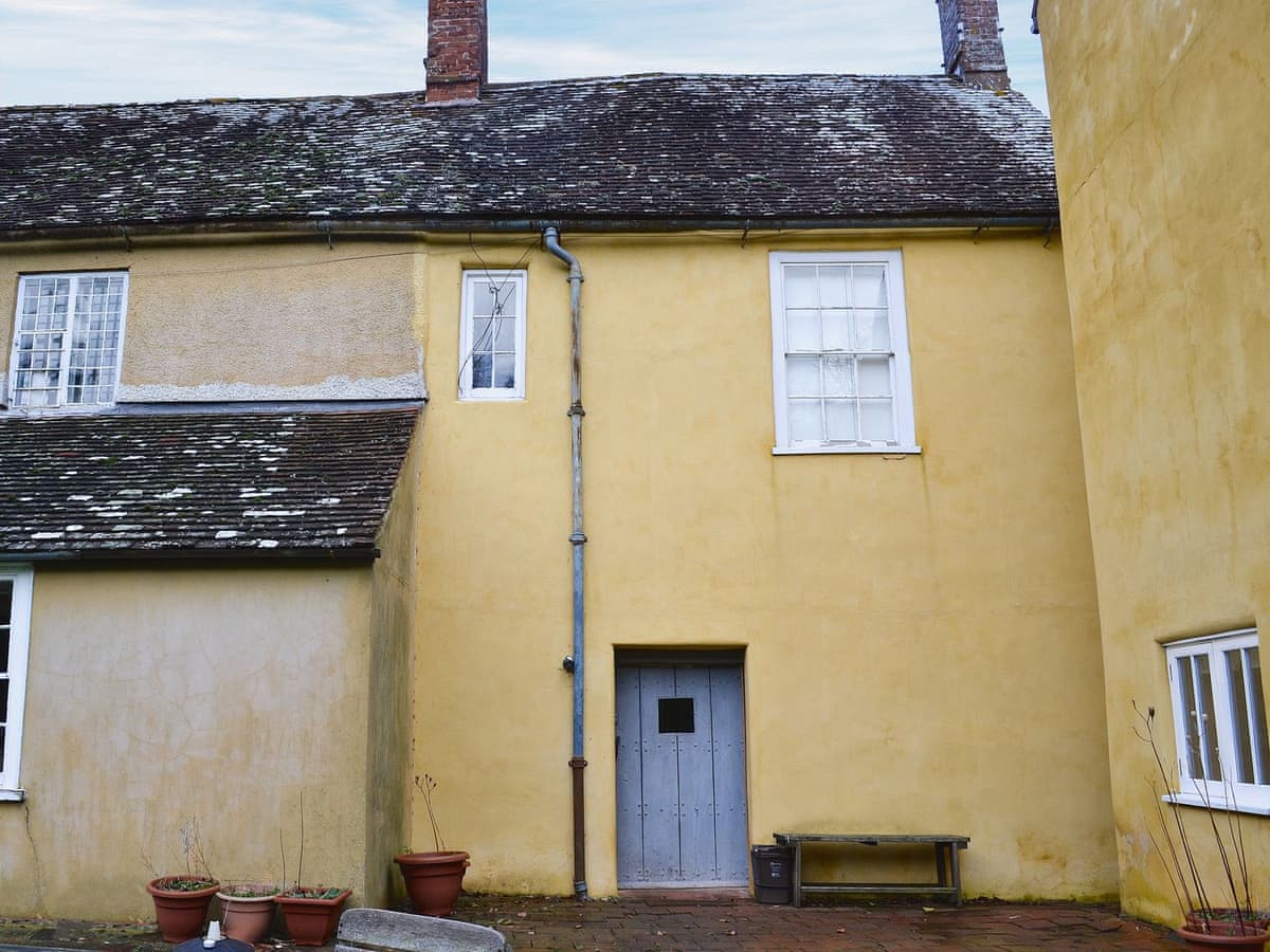 Blue Door Cottages - The Wine Cellar