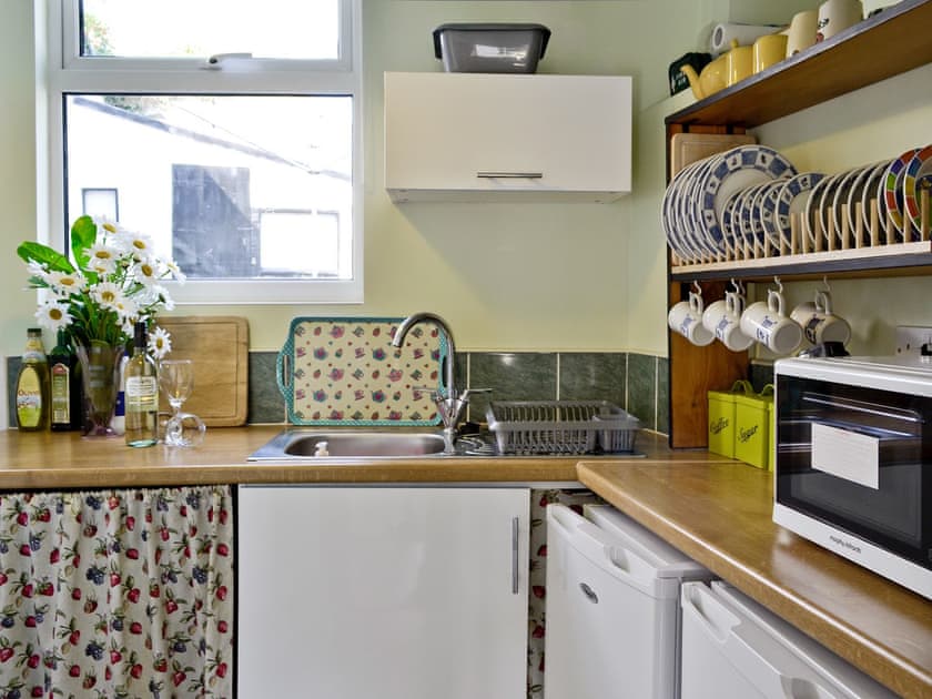 Kitchen | Trecarne Cottage, St Cleer, nr. Liskeard
