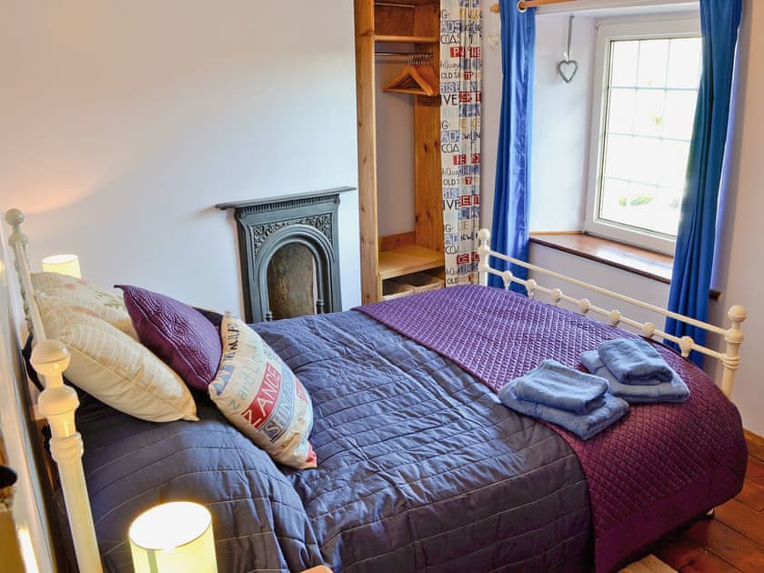 Double bedroom | Trecarne Cottage, St Cleer, nr. Liskeard