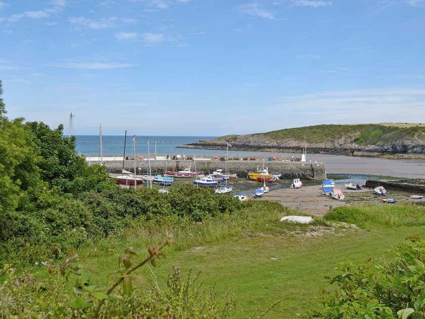 Surrounding area | Quayside, Cemaes Bay