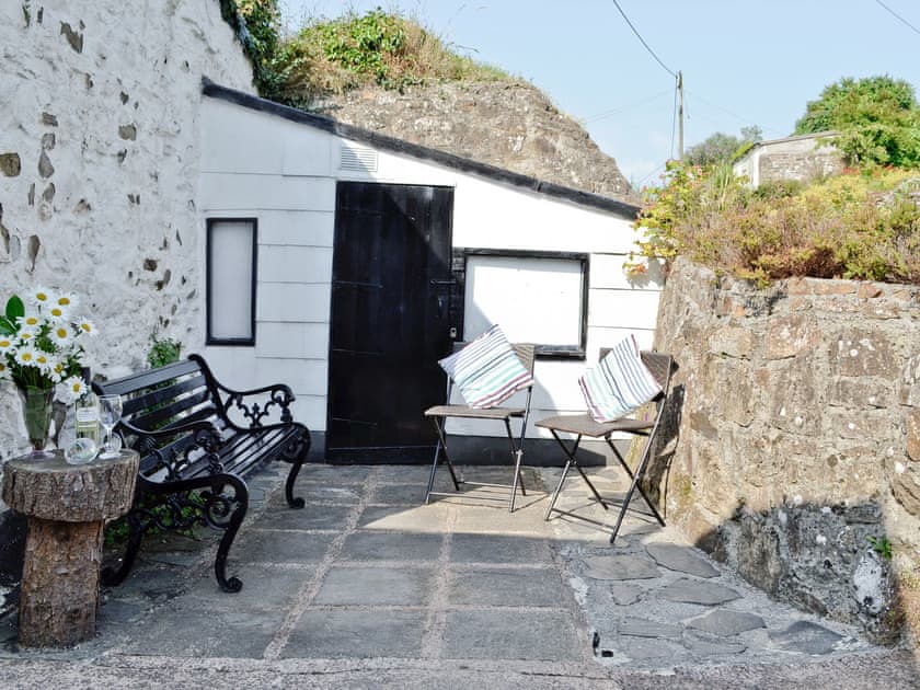 Sitting-out-area | Trecarne Cottage, St Cleer, nr. Liskeard