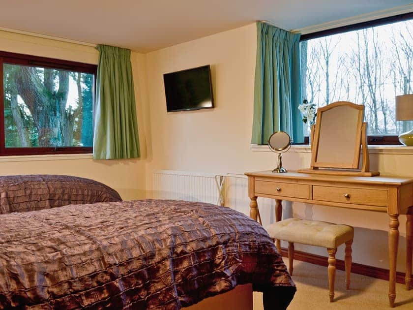 Twin bedroom | The Gregorton Coach House, Blairgowrie