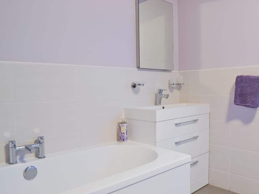 Bathroom | The Gregorton Coach House, Blairgowrie