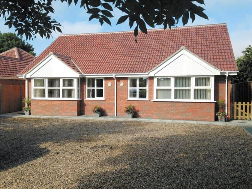 Exterior | Coastal Cottages - Sea Shells, Sutton-on-Sea, nr. Mablethorpe