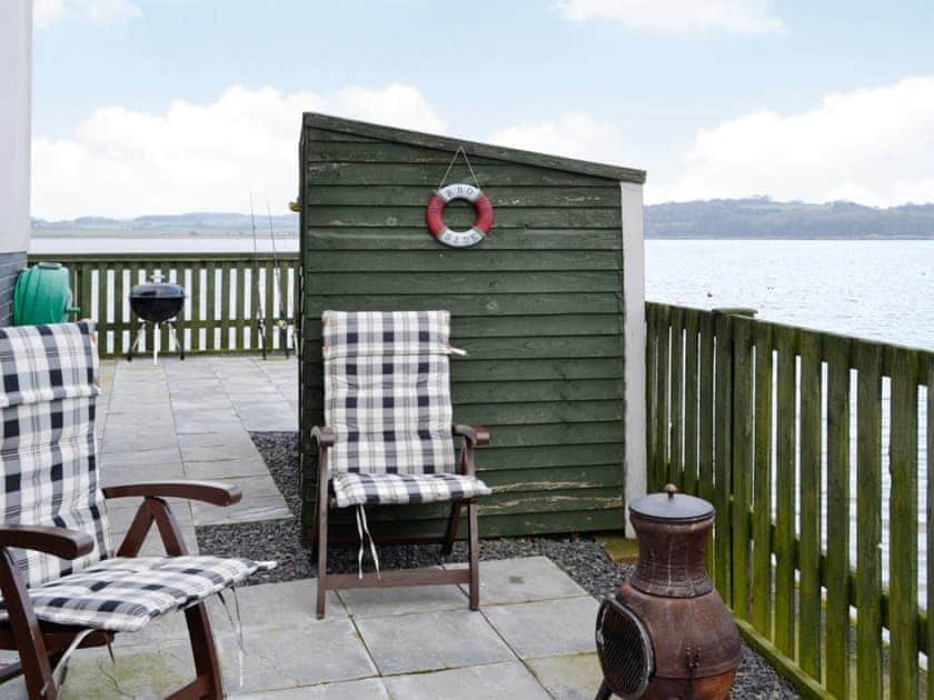 Sitting-out-area | Seaview Cottage, Garlieston
