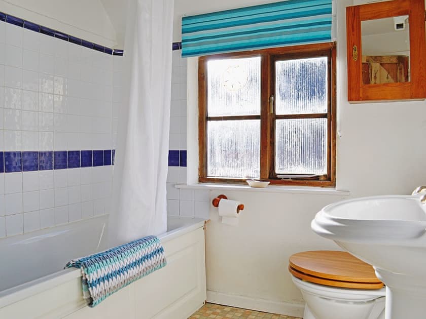 Bathroom | Waxway Farm Cottages - Bats Cottage, Ottery St Mary