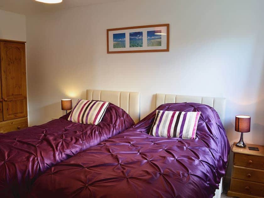 Twin bedroom | Penrose, Boscastle