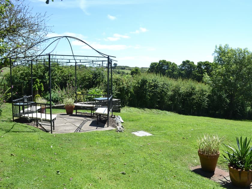 Lovely, well maintained garden and grounds | Skyber Cottage, Ruan Minor, near Helston