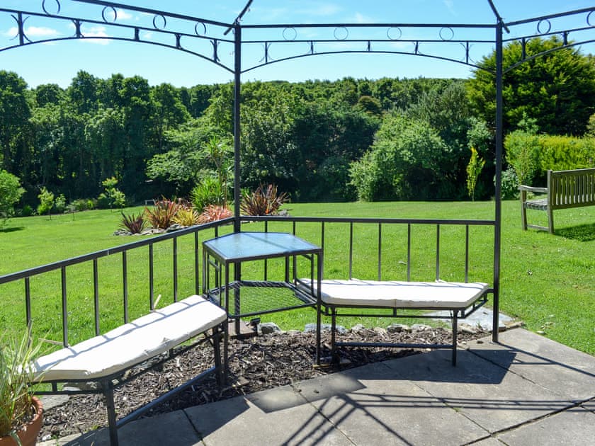 Lovely, well maintained garden and grounds | Skyber Cottage, Ruan Minor, near Helston