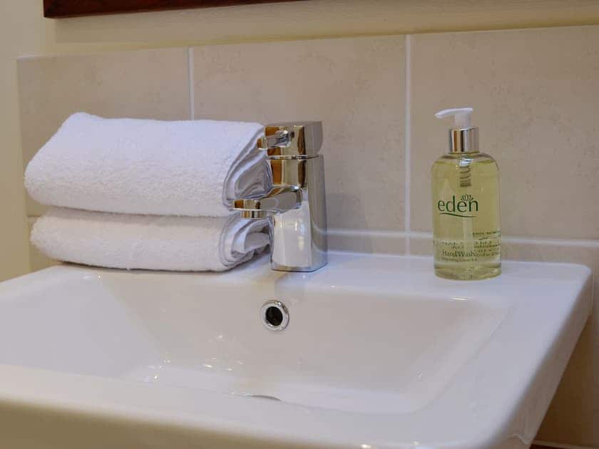 Bathroom | Benar Cottages - Bwthyn Meillion, Penmachno, nr. Betws-y-Coed