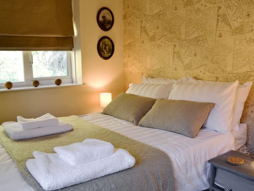 Nicely presented double bedroom | Rockpool Cottage, Staithes near Whitby