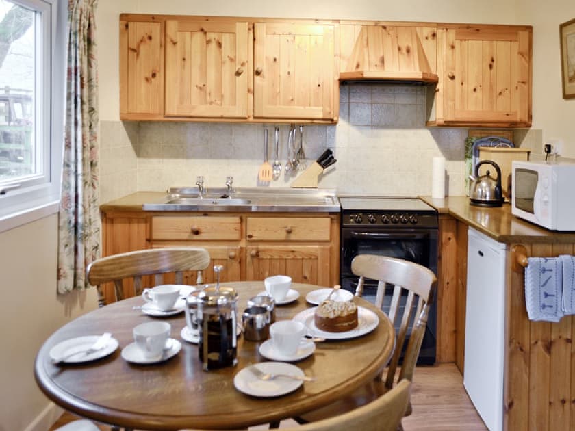 Open plan living/dining room/kitchen | Periton Park Court - Willow Lodge, Minehead