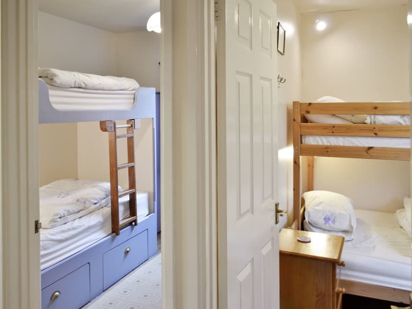 Bedrooms | Periton Park Court - Willow Lodge, Minehead