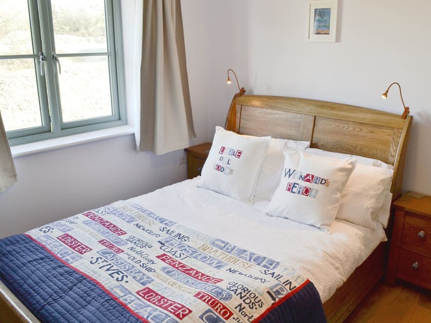 Double bedroom | Little Owl Lodge, St Columb, nr. Padstow