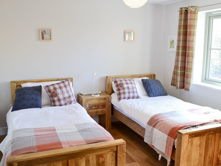 Twin bedroom | Little Owl Lodge, St Columb, nr. Padstow