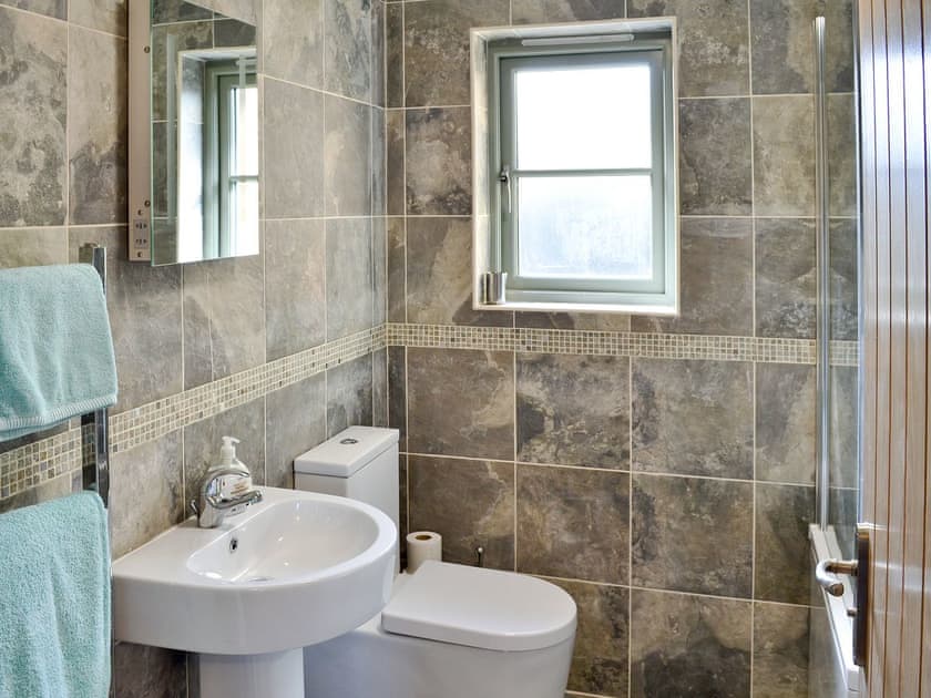 Bathroom | Little Owl Lodge, St Columb, nr. Padstow