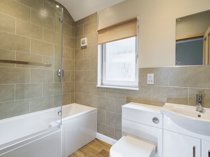 Bathroom | High Kirkland Holiday Cottages: Heron View, Kirkcudbright