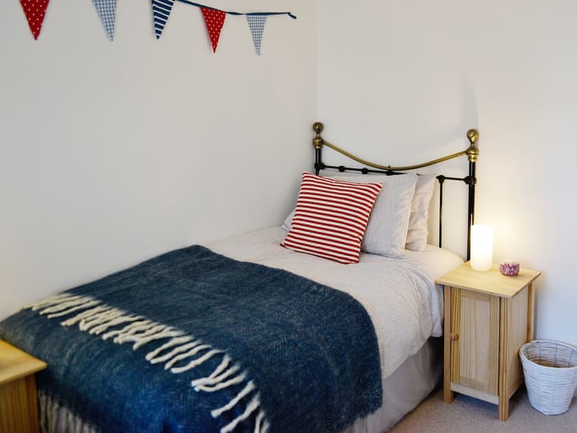 Twin bedroom | Beachside Cottage, Shaldon, nr. Teignmouth