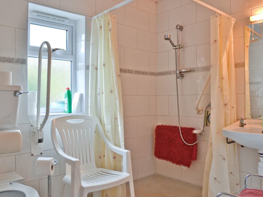 Bathroom | Madog’s Wells - Blackbird Cottage, Llanfair Caereinion, nr. Welshpool