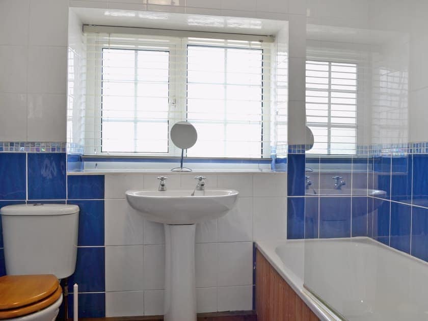 Family bathroom with shower over bath | Ingleby Lodge, Askrigg, near Hawes