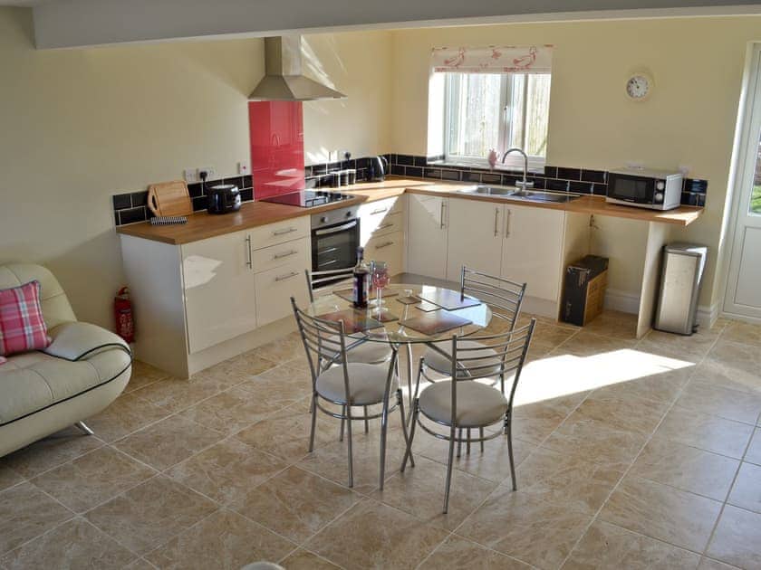 Open plan living/dining room/kitchen | A Bit on the Side, Nonington, nr. Canterbury