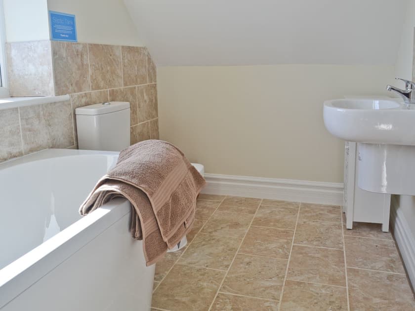 Bathroom | A Bit on the Side, Nonington, nr. Canterbury
