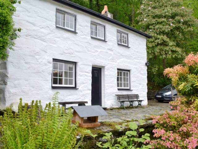 Bron Yr Aur Ref Cc612050 In Beddgelert Near Porthmadog Gwynedd