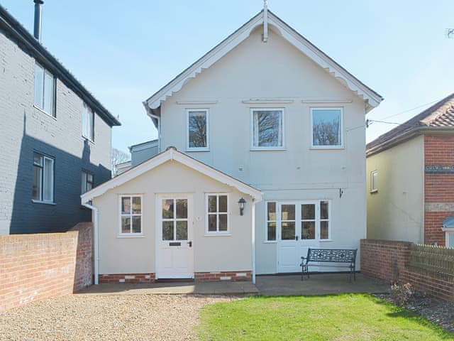 Angel Cottage Ref E4045 In Halesworth Suffolk Cottages Com