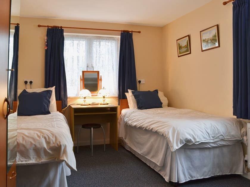 Twin bedroom | Madog’s Wells - Swallow Cottage, Llanfair Caereinion, nr. Welshpool