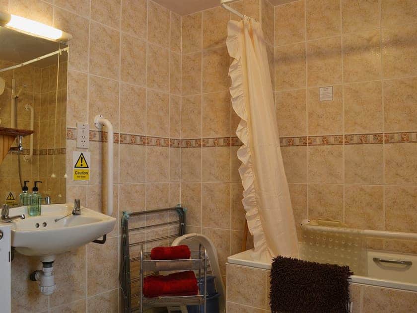 Bathroom | Madog’s Wells - Swallow Cottage, Llanfair Caereinion, nr. Welshpool