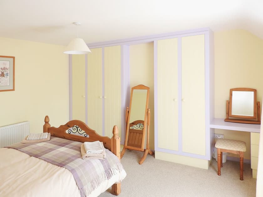 Double bedroom | West End Farmhouse, Ulrome, nr. Bridlington