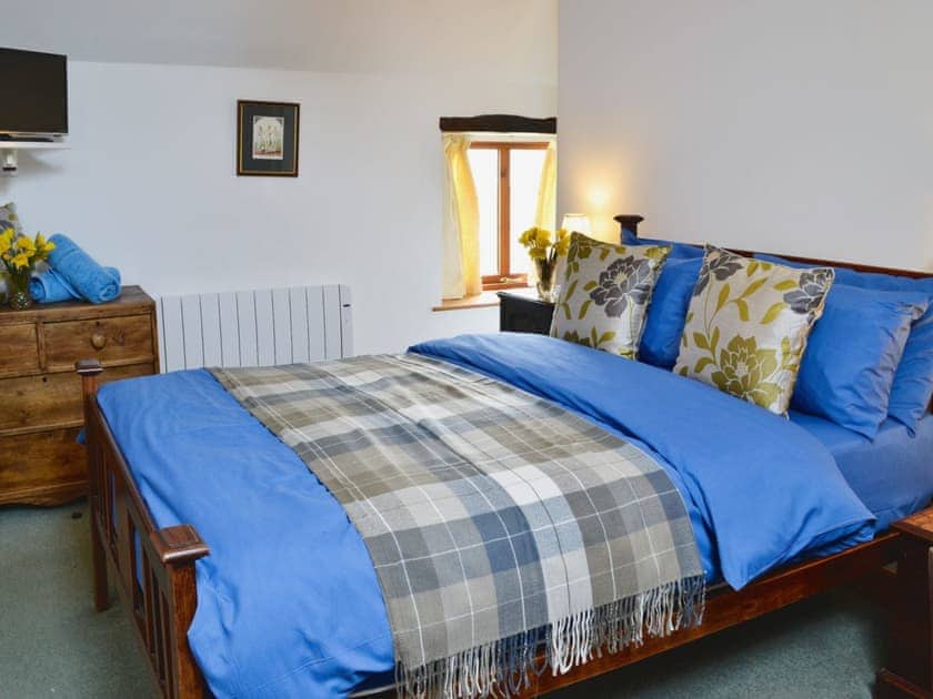 Double bedroom | Wheeldon Farm Adventure Cottages - Poppy, Halwell, nr. Totnes