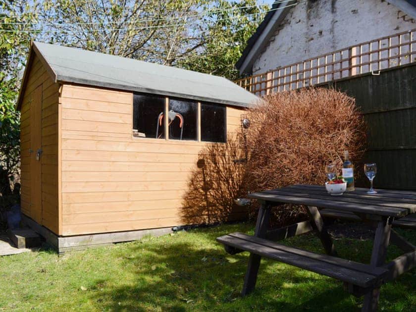Sitting-out-area | Craigdarroch Cottage, Strathyre near Callander