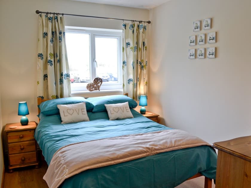 Double bedroom | Peach Tree Cottage, Winterbourne Steepleton, nr. Dorchester