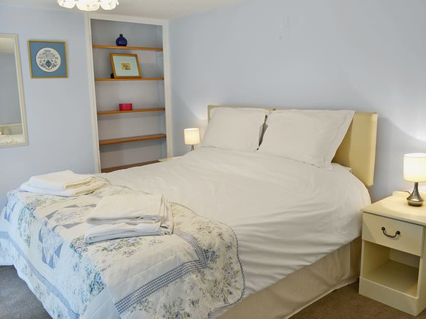 Double bedroom | Beech Cottage, Kirkby on Bain, nr. Woodhall Spa