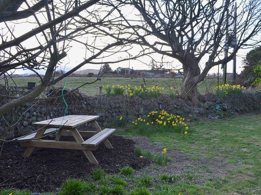 Sitting-out-area | Dyserth, Aberdesach, nr. Caernarfon
