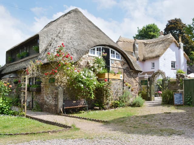 Granary Cottage Ref 31160 In Cockington Near Torquay Devon