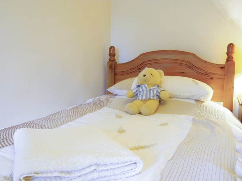 Convenient twin bedroom | Bridge End Farmhouse - Bridge End Farm Cottages, Boot, near Eskdale