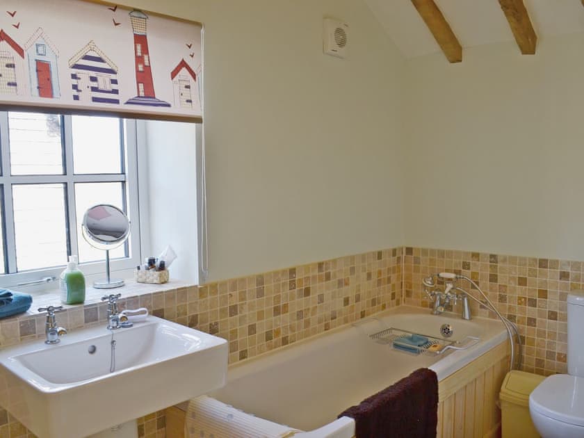 Bathroom | Honeypot Cottage, Metfield, nr. Harleston