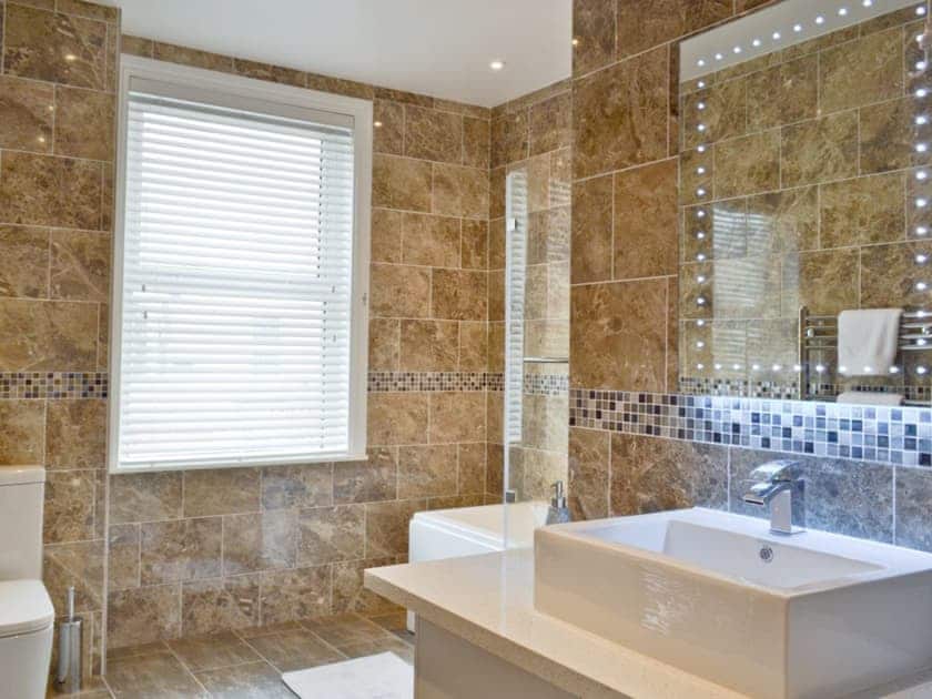 Bathroom | Reef Apartments - Dory, Sandown