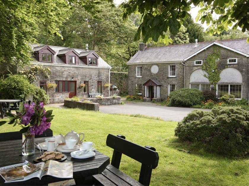 Swansea Valley Holiday Cottages - Bwythn Y Saer