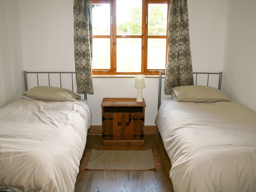 Twin bedroom | Berry Barns - Lakeside Lodge, Shebbear, nr. Beaworthy