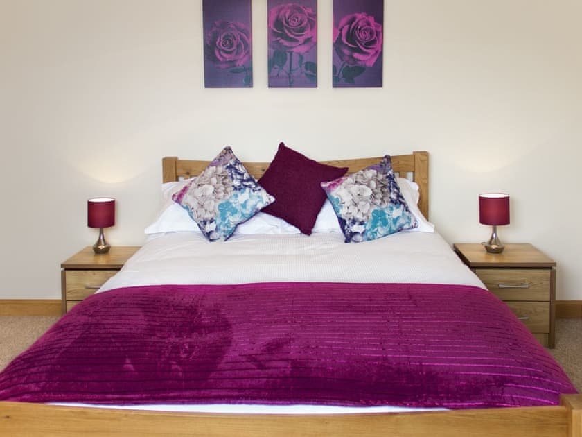 Light and airy double bedroom | Seascape - Seascape Cottages, Southerness, near Dumfries